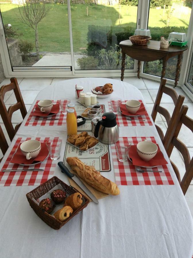 Relais Des Chaux Bed & Breakfast Saint-Jean-des-Ollieres Exterior photo
